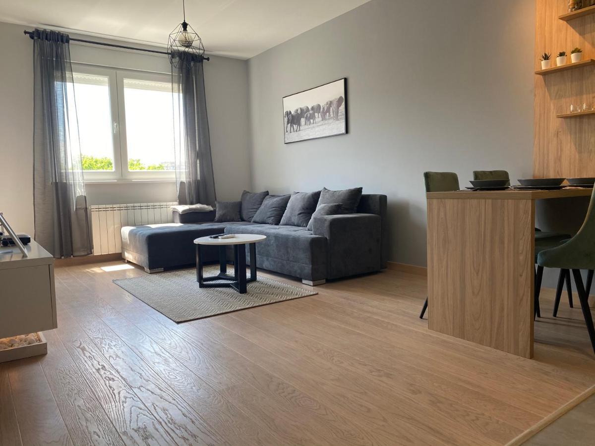 Premium Apartments ノヴィ・サド エクステリア 写真
